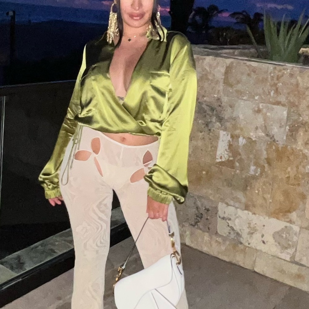 Green 100% Silk Top - Picture 11 of 12